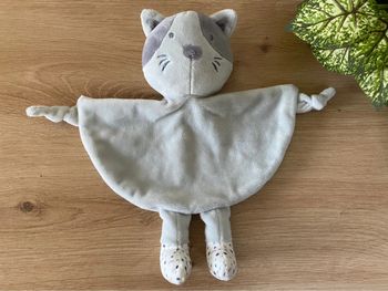 Doudou plat chat grelot gris blanc étoile tom kiddy bisous d ange