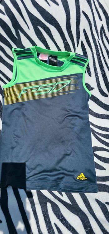 Debardeur Adidas taille 9/10 ans