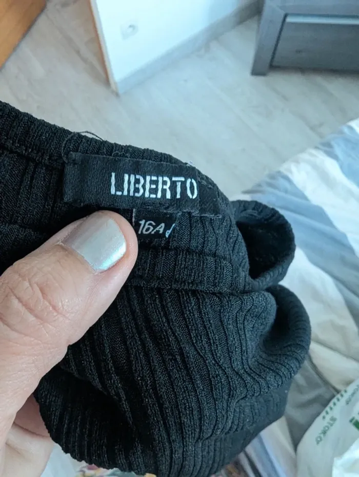 Pull léger mailles fines manches longues épaules dénudées taille 36 - photo numéro 2