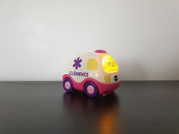 Tut tut bolide "Clémence, ambulance rose" VTech