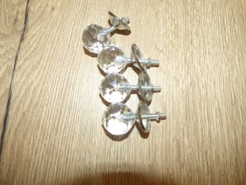 4 boutons de meuble