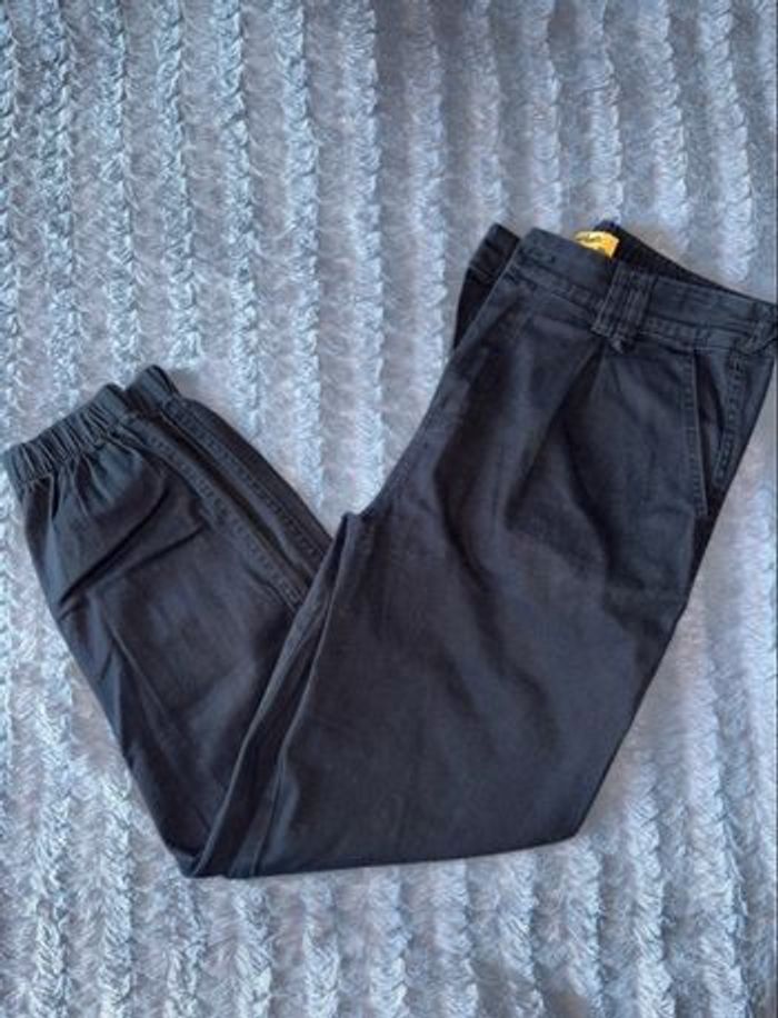 Pantalon style cargo noir - photo numéro 1