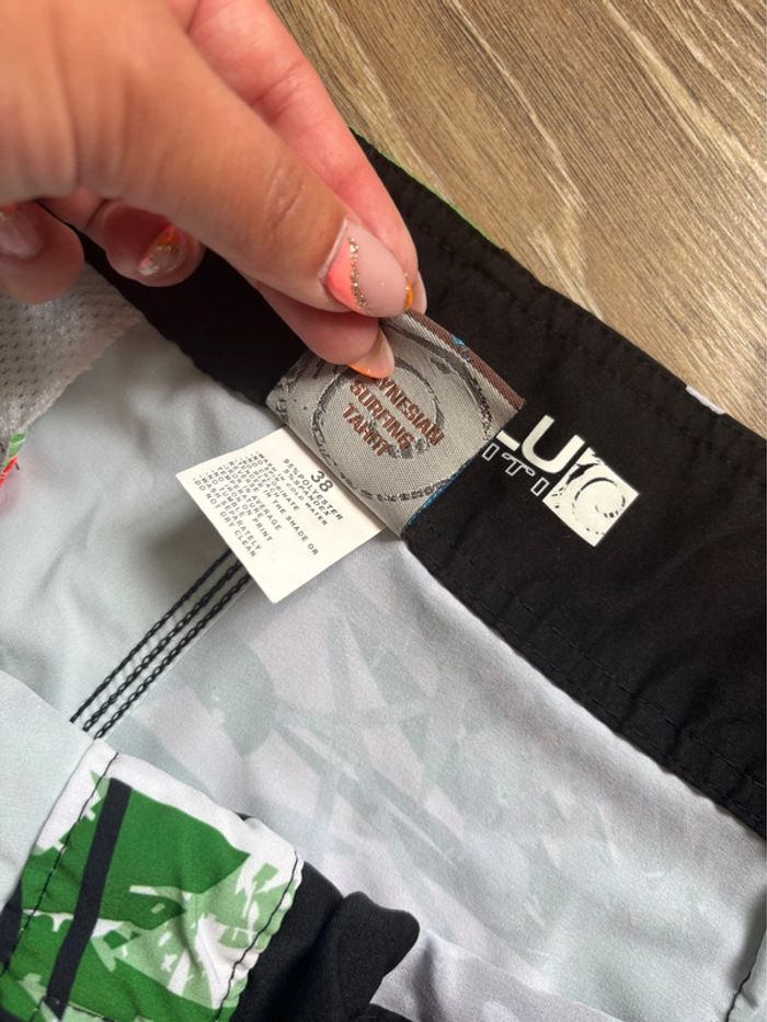 Short tahitien Heenalu - vert/noir - en très bon état - taille 38/M - photo numéro 4