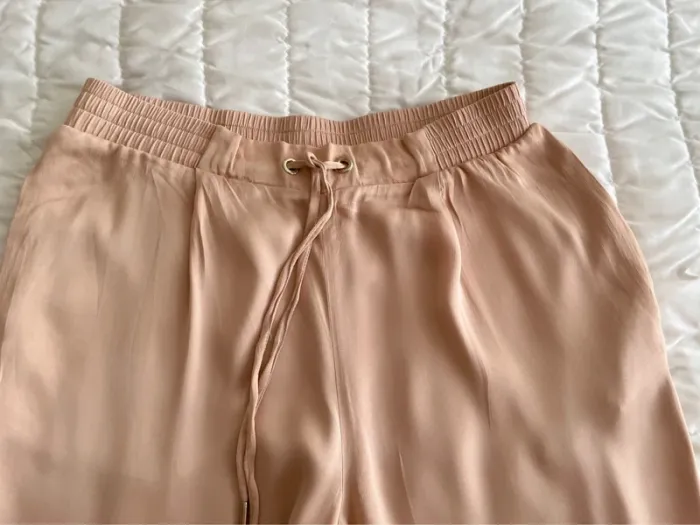 Pantalon fluide satiné beige rosé taille s neuf - photo numéro 3
