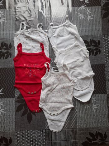 Lot 5 bodys à bretelles 3 mois fille