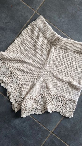 Short beige Maille crochet sympa M 38 40  élastique