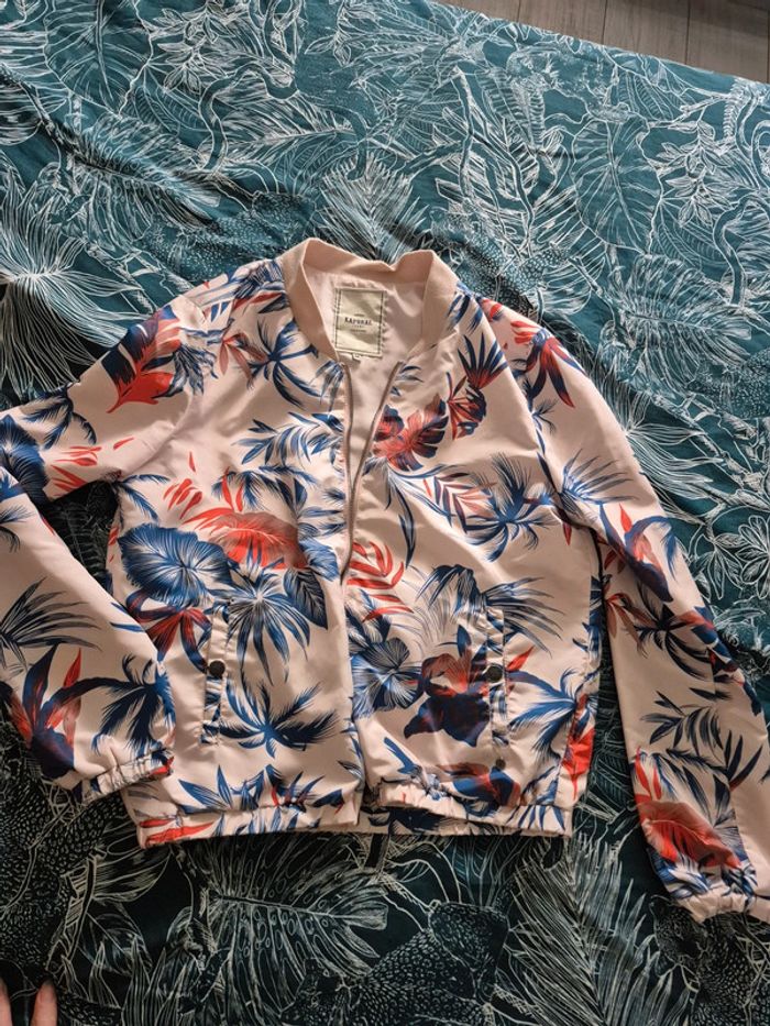 Veste Kaporal taille M
Neuve.