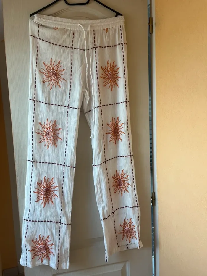 pantalon blanc soleil orange pull and bear - photo numéro 2