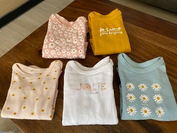 Lot 11 bodies taille 1 mois