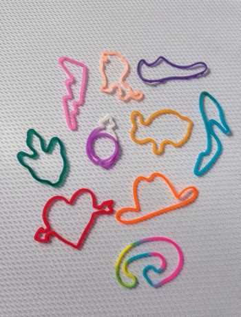 10 bracelets colorés formes caoutchouc