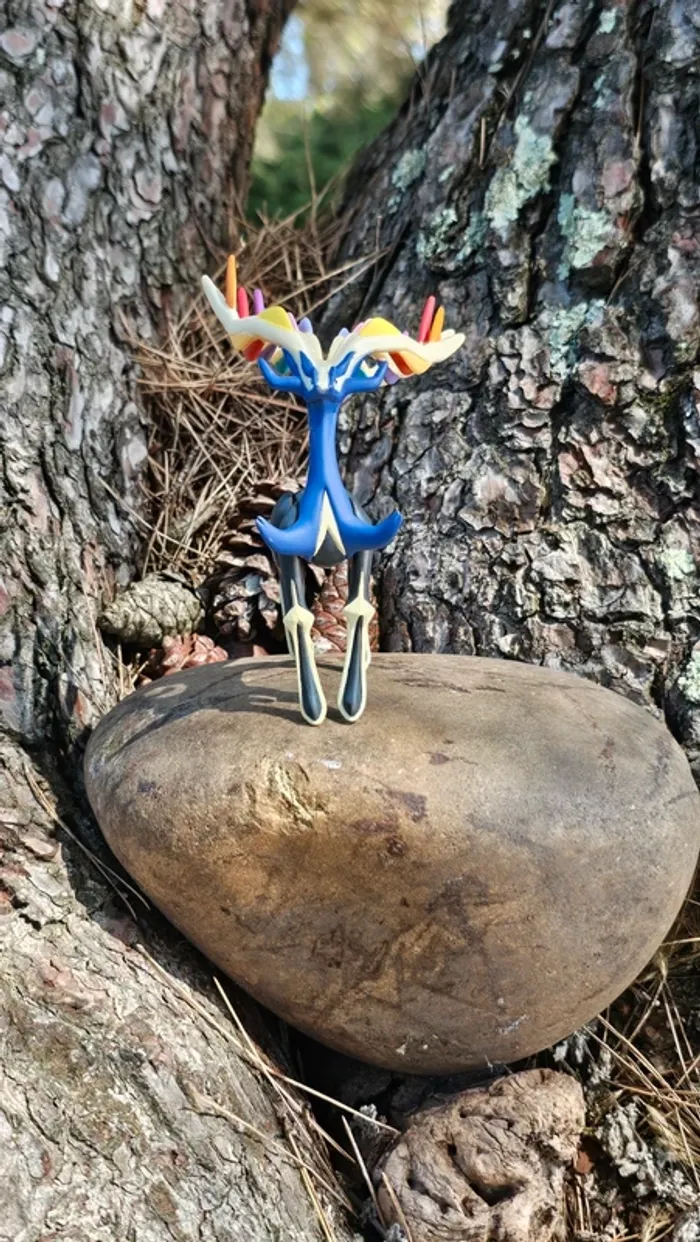 Super figurine Pokemon Nintendo tomy xerneas