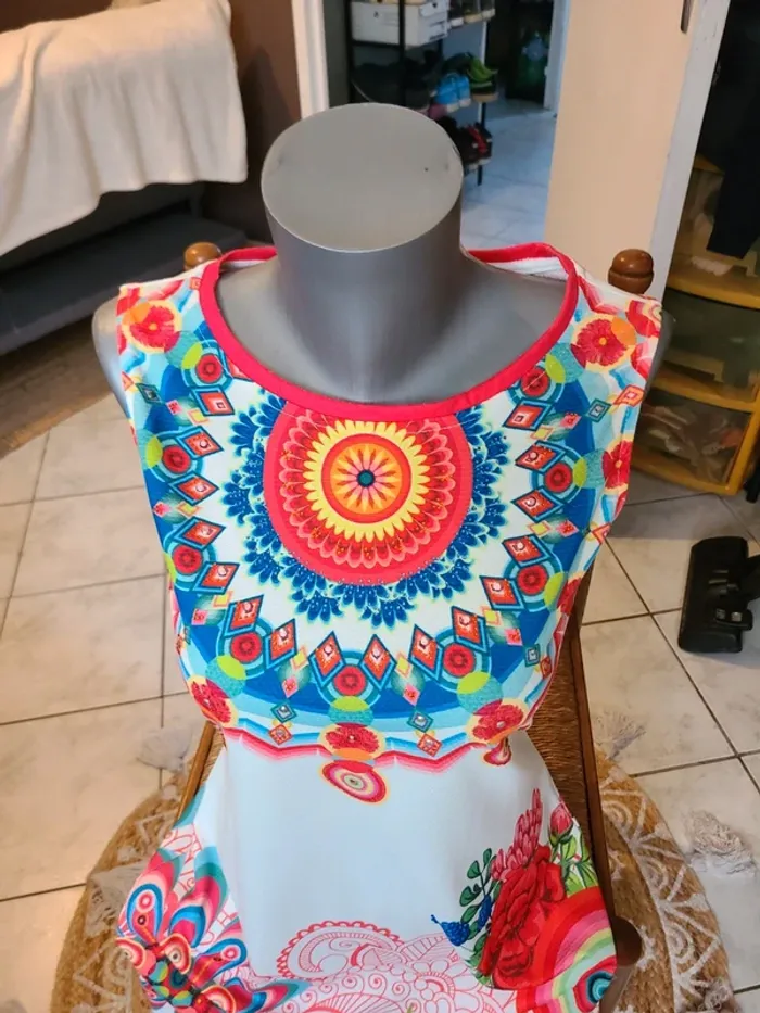 Belle robe coloré s/m - photo numéro 2