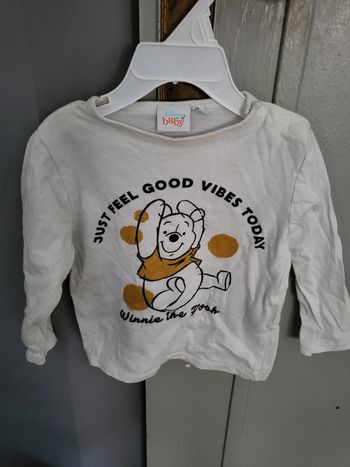 T-shirt Winnie l'ourson taille 18 mois