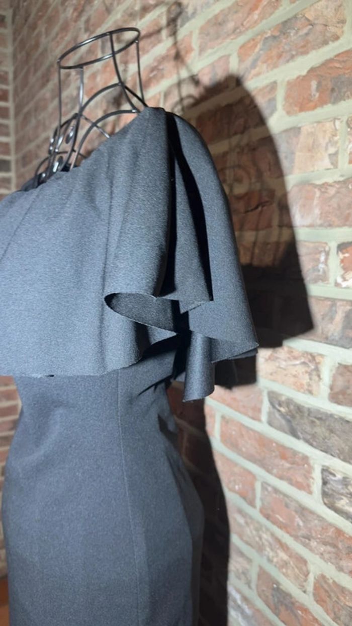 Robe noire moulante épaule dénudée Taille S - photo numéro 6