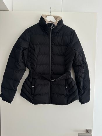 Veste matelassée , doudoune noire C&A avec ceinture, taille M