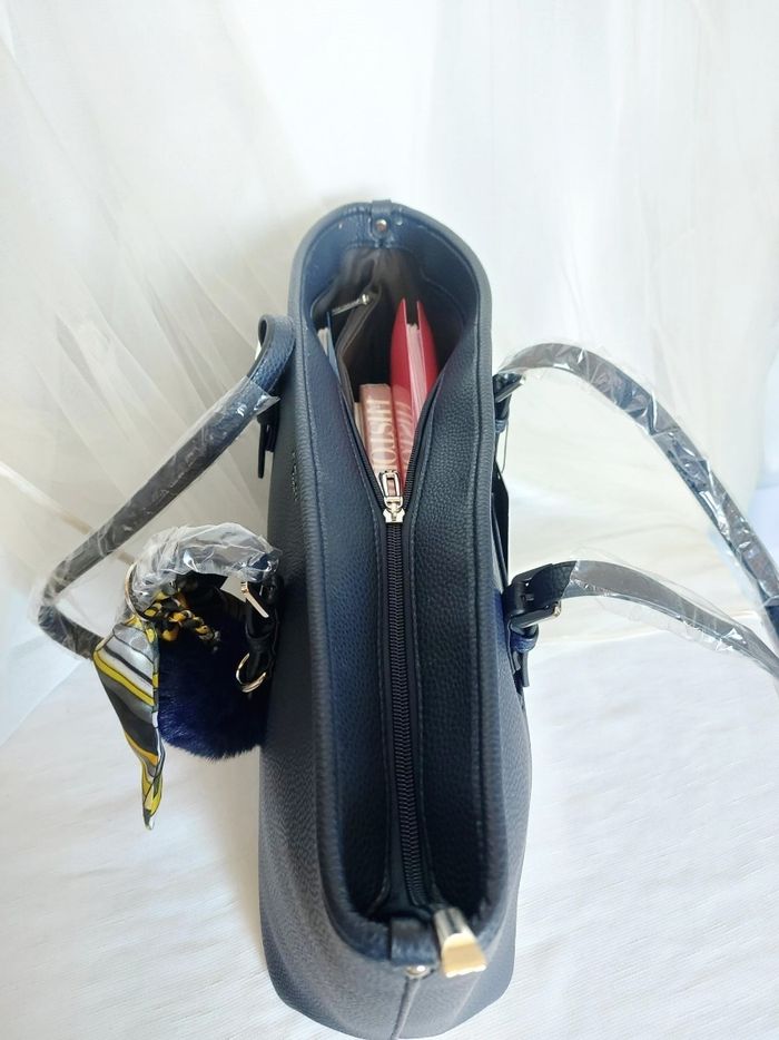 Sac cabas souple pompon bleu marine - photo numéro 6