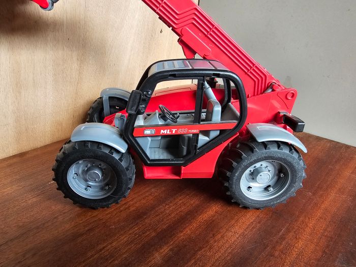 Télescopique Manitou MLT 633 Bruder - photo numéro 6