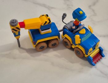 Rumble avec figurine - Rev & Roll voiture motorisé avance seul