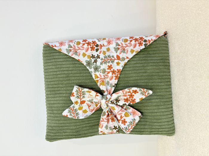 Pochette à livre velours côtelé Kaki fleurie - photo numéro 3