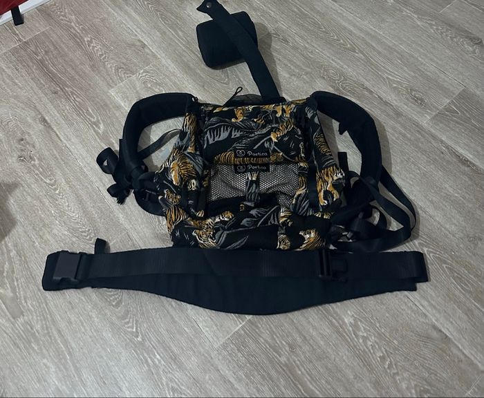 Porte bébé physiologique physiocarrier Love radius ( tigre) - photo numéro 7