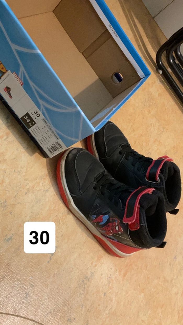 Basket montante Spiderman pointure 30