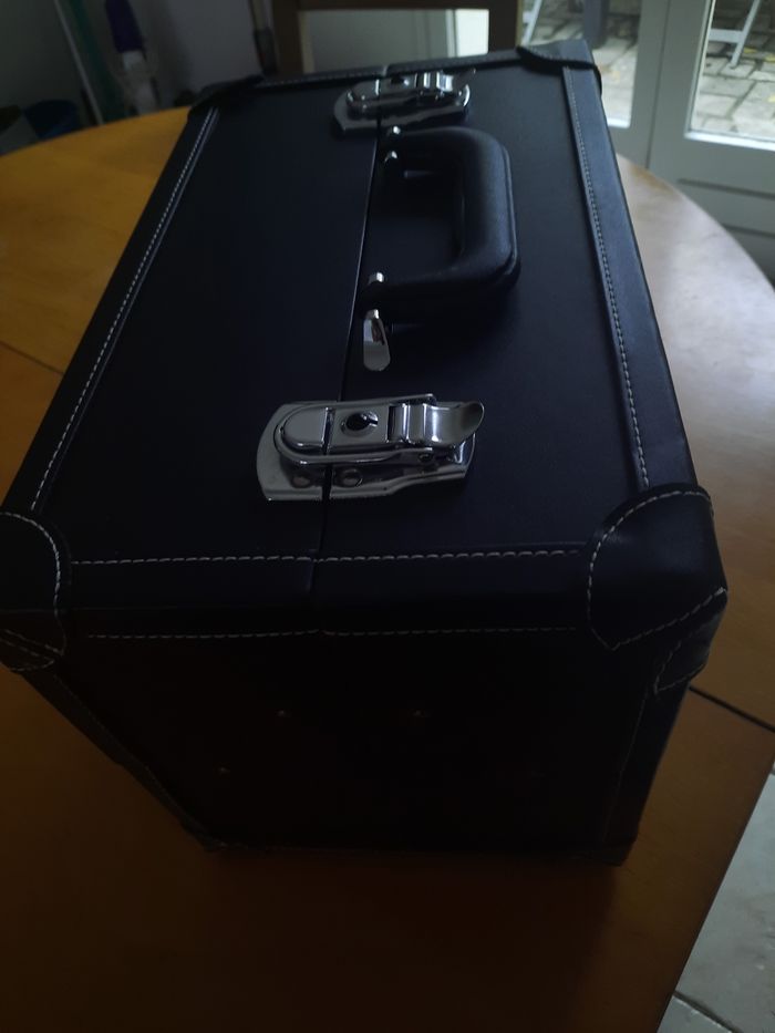 Valisette avec compartiments - photo numéro 2