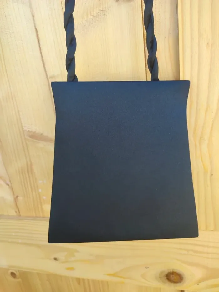 Pochette en satin - photo numéro 3