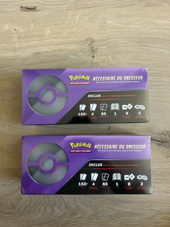 Lot de 2 nécessaires du dresseur Pokémon 2022 scellés