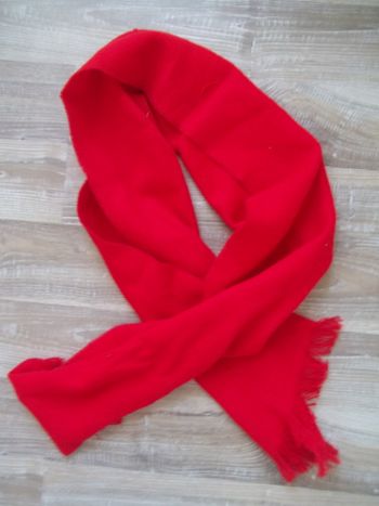 Echarpe rouge