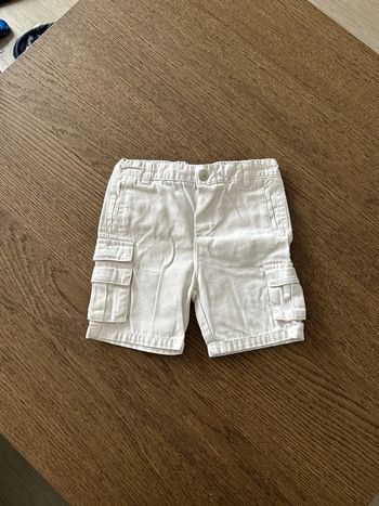 Short 23 mois