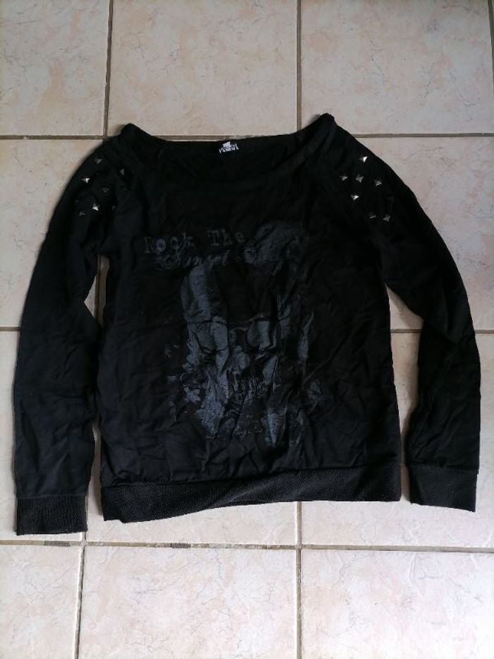 Sweat avec tête de mort
