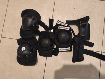 Lot Genouillères + coudières + protège poignets