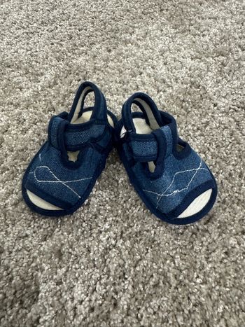 Paire de sandales pour bébé