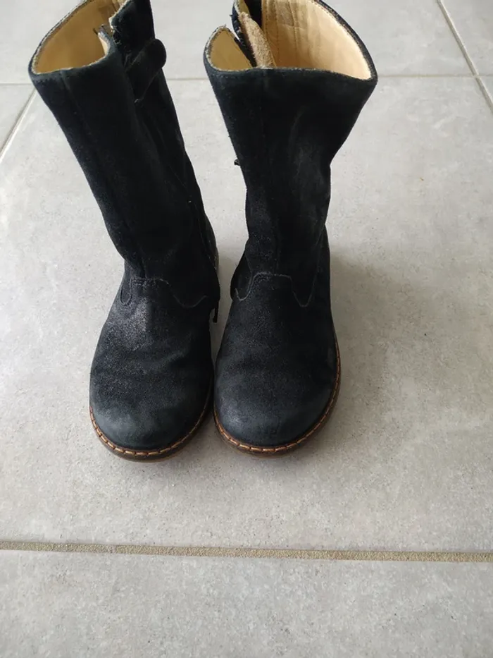 Bottes pointure 24 - photo numéro 4