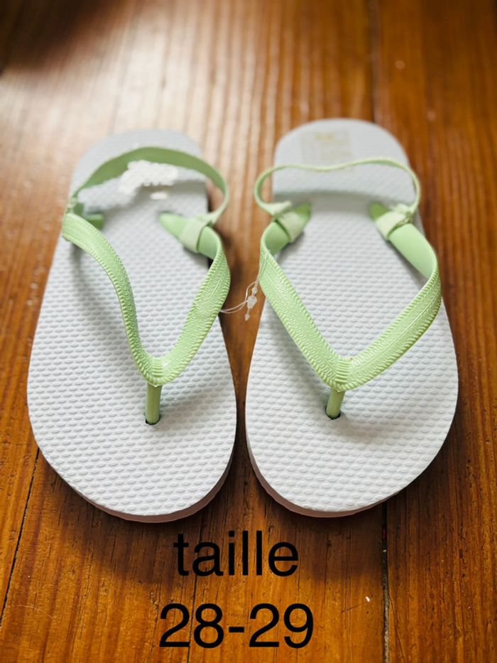 tongs taille 28-29