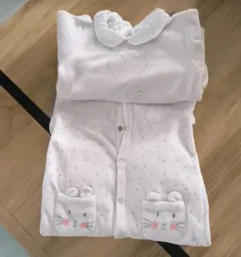 2 pyjamas