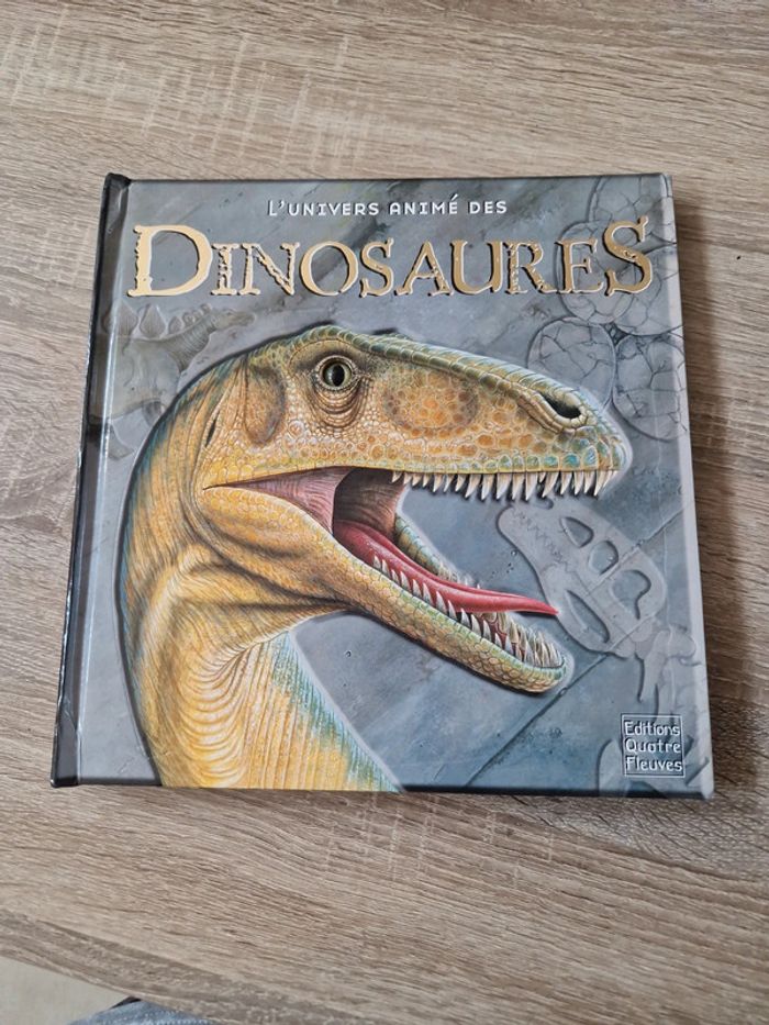 Livre : L'univers animé des dinosaures