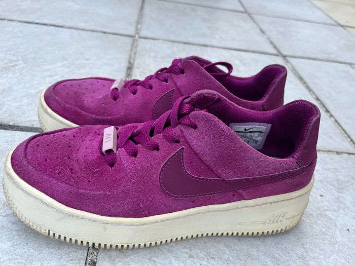 Nike air Force one nubuck 36,5 violette en très bon état