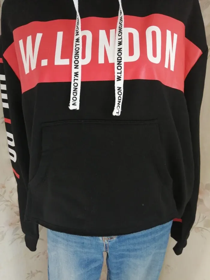 Sweat à capuche noir avec numéro manches et lien / jennyfer / (M) - photo numéro 5