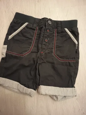 Short 23 mois