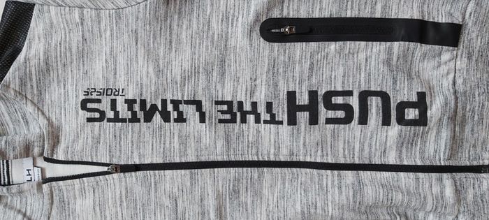 Gilet zippé à capuche 14 ans - photo numéro 4