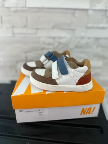 Chaussures neuves bébé