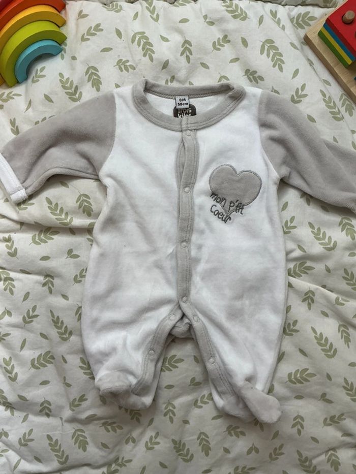 pyjama grenouillère en velours blanc et gris 3 mois ouverture devant 3 kilos sept - photo numéro 3