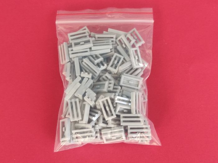 140 pièces grilles gris clair Lego - jamais utilisés parfait état - vrai Lego - photo numéro 2