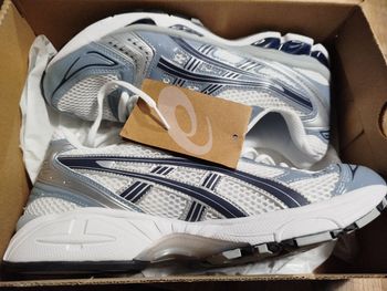 Basket asics  homme