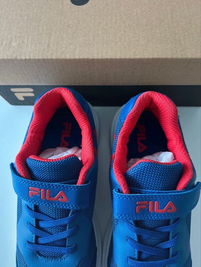 Baskets FILA enfant – Taille 35 – Neuf avec boîte - photo numéro 6