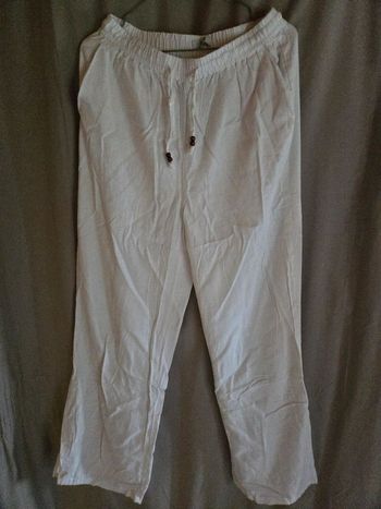 Pantalon blanc  taille S .