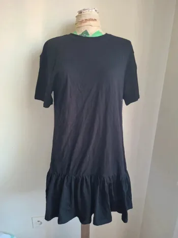 Robe noire fluide avec volants, élégance et confort, Jennifer, neuve, taille L