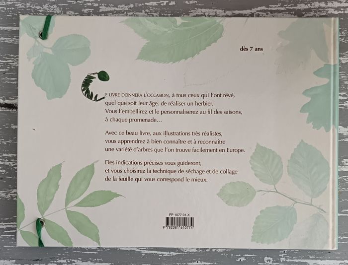 Livre "mon herbier les feuilles" en très bon état - photo numéro 2