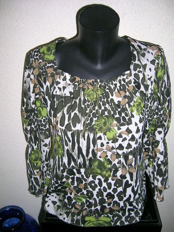 haut doublé motifs fleurs col et manches élastiques "jofrati" Taille 1